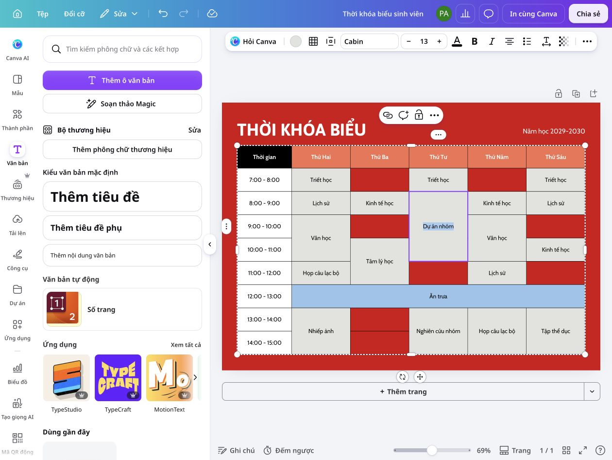 Thiết kế thời khóa biểu - Canva Giao diện Canva khi chỉnh sửa thời khóa biểu màu đỏ, với bảng Văn bản và lịch học theo ngày, tiết.