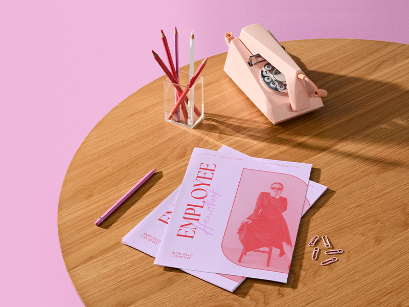 Booklet là gì? Hướng dẫn thiết kế & in ấn chuyên nghiệp - Canva Việt Nam
