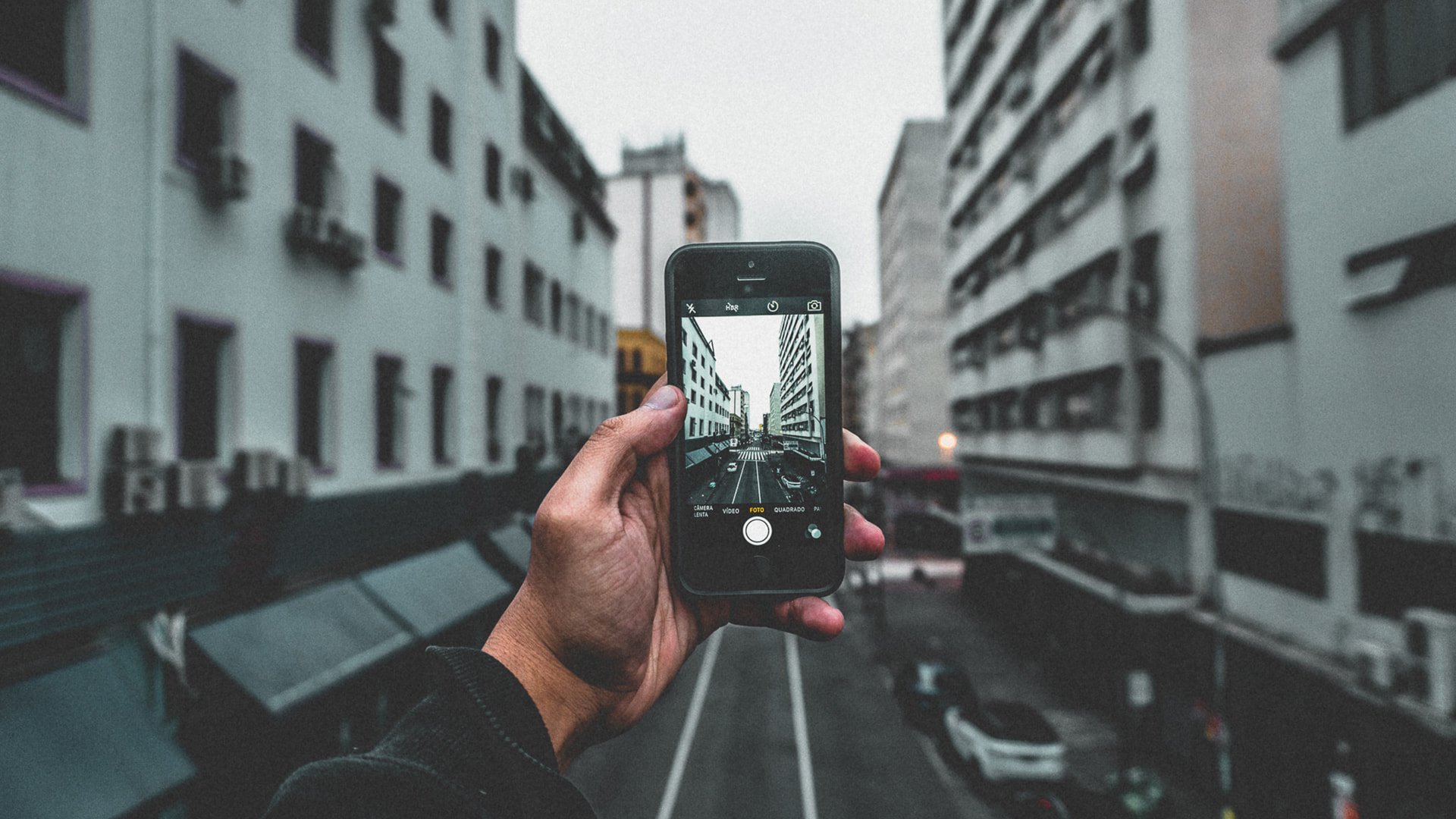 The principle of framing in graphic design featured image