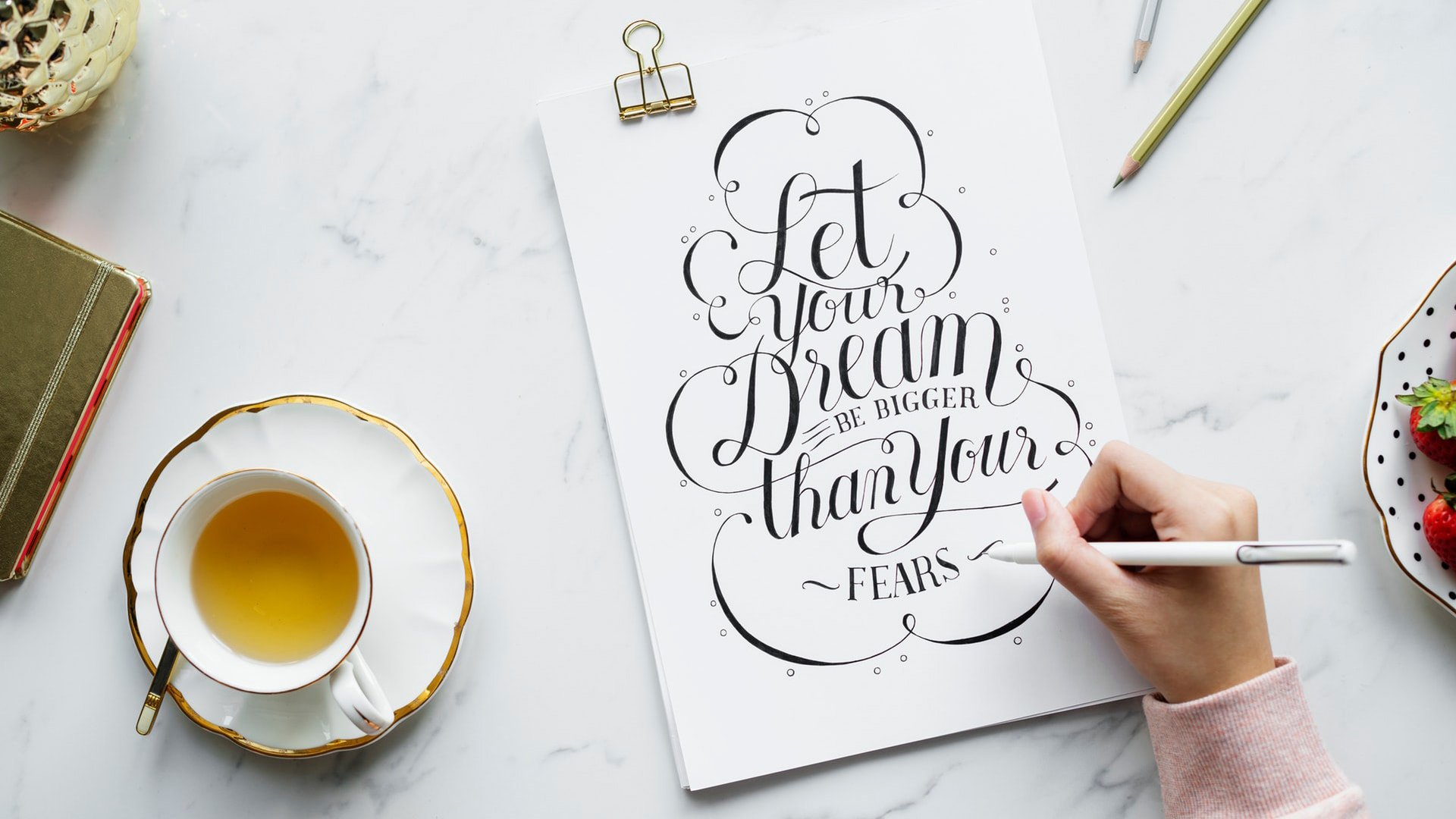 create cute quotes on canva