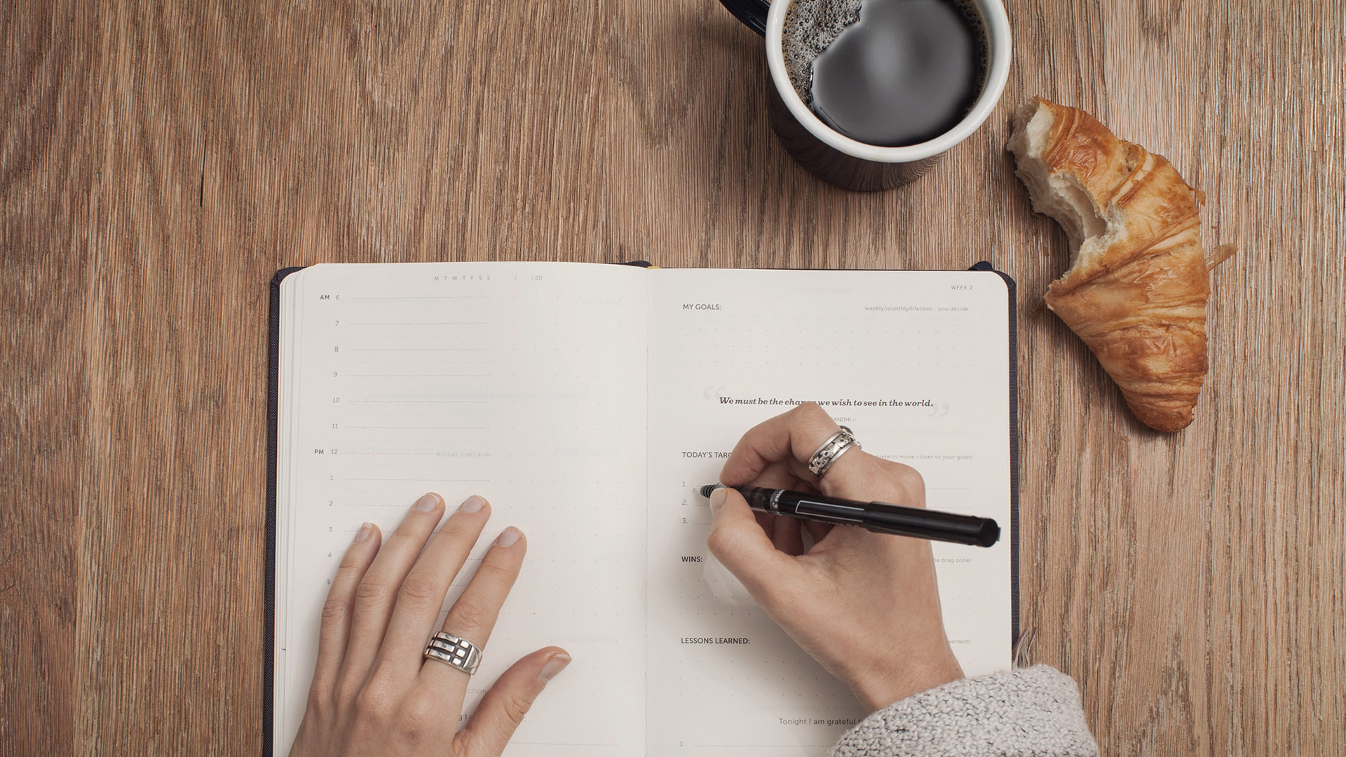 To-do list manuscrite dans un carnet ouvert