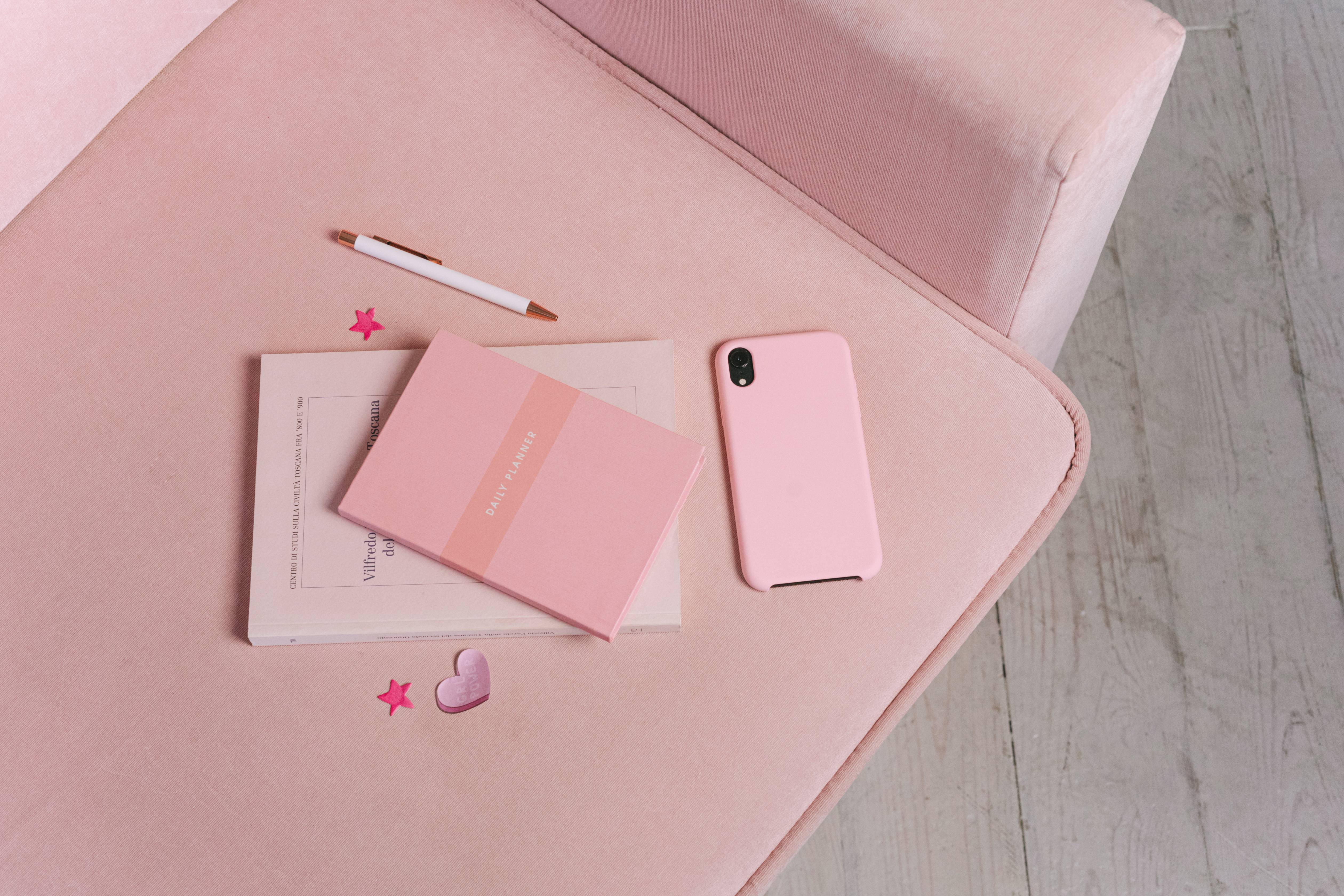 background pink aesthetic