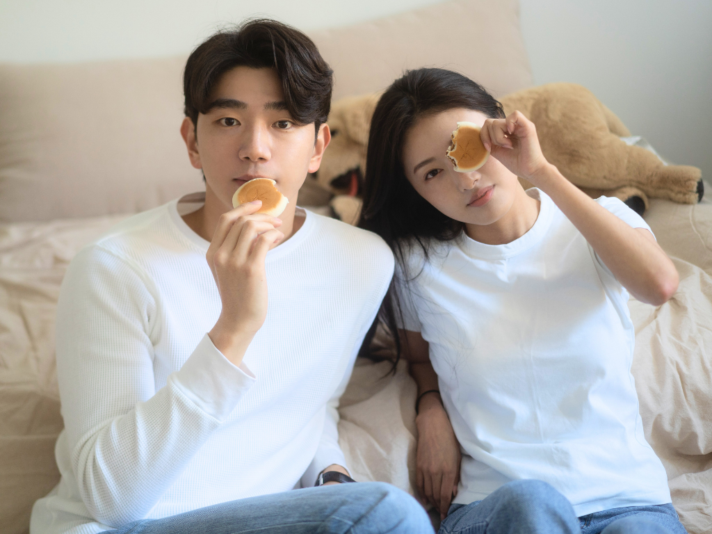 AI로 커플 사진 애니메이션 스타일로 바꾸기